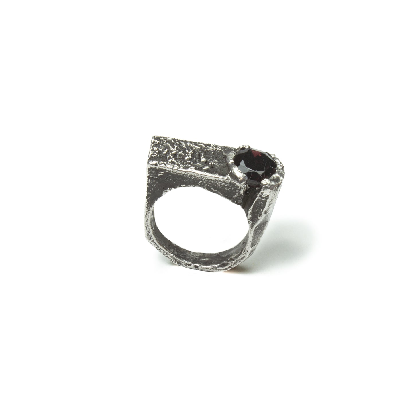 ANILLO NATURA Y PIEDRA GRANATE #8027