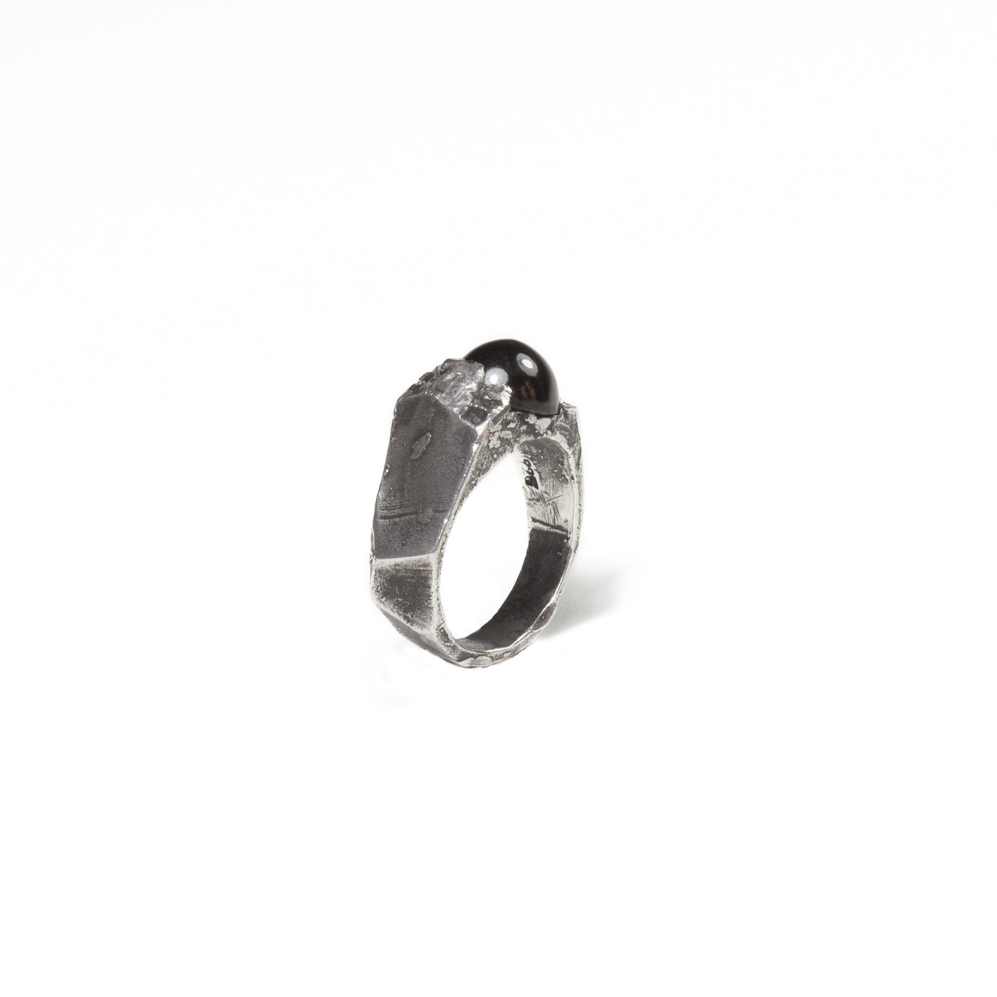 ANILLO NATURA PLATA Y PIEDRA GRANATE #8022