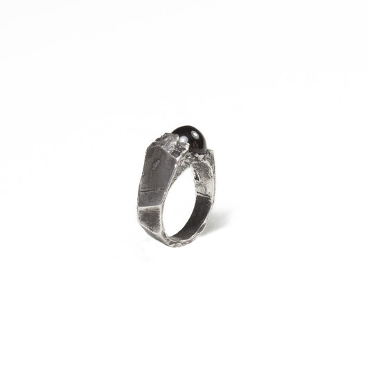 ANILLO NATURA PLATA Y PIEDRA GRANATE #8022