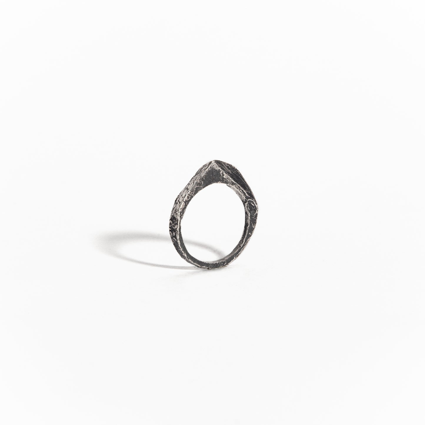 ANILLO PLATA CON PÁTINA NEGRA #8083