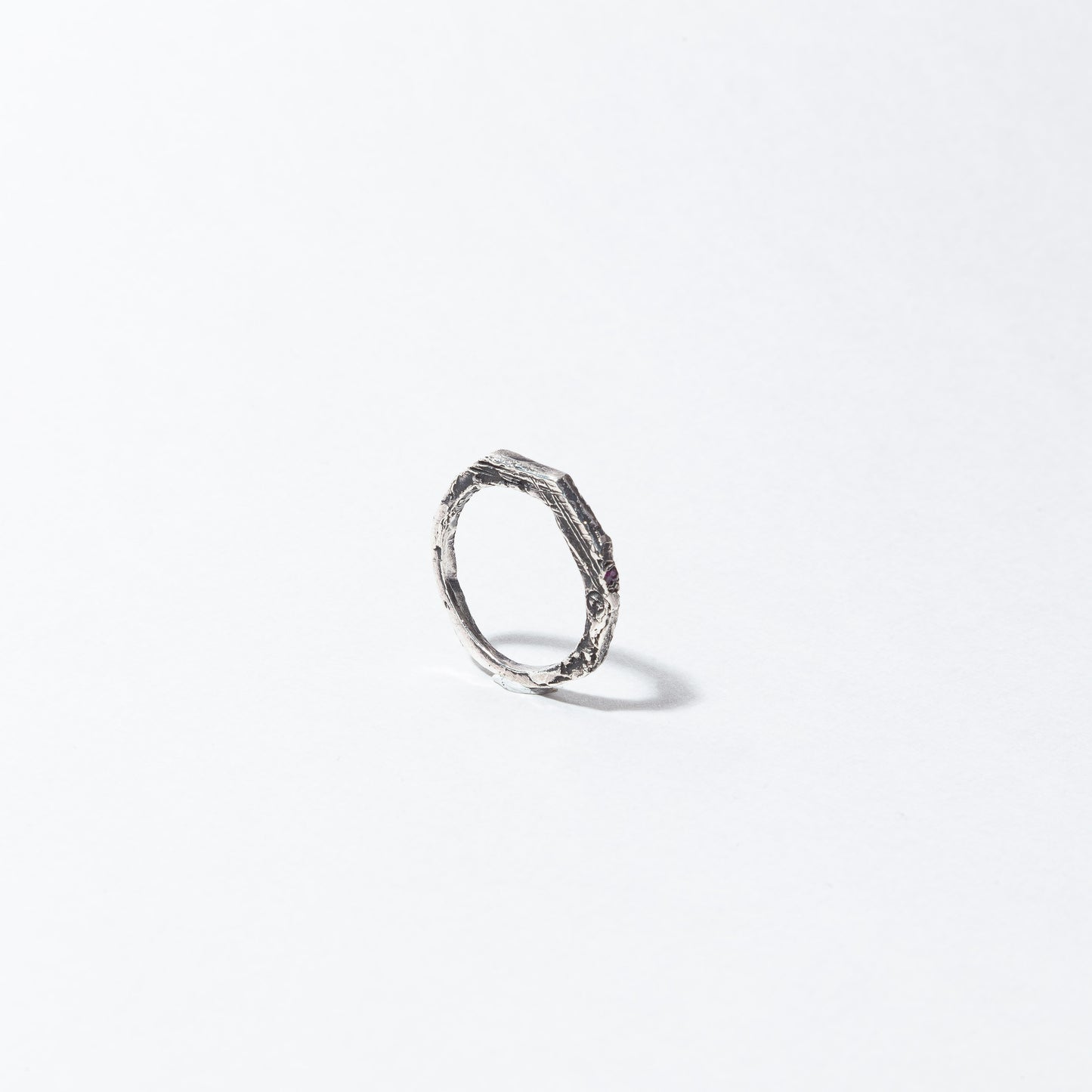 ANILLO CONSTELACIONES PLATA Y RUBÍ #8010